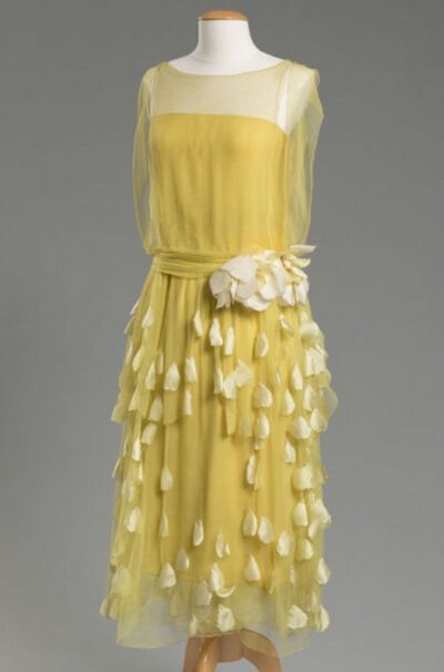 1925 Yellow silk chiffon and taffeta evening dress