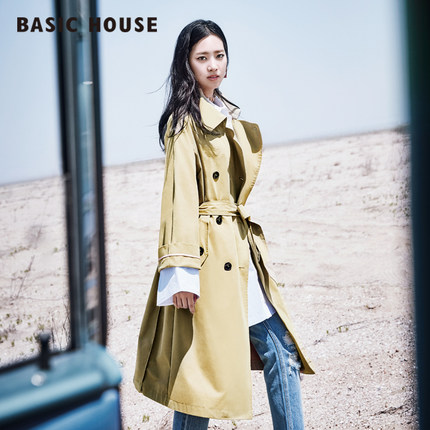 Basic House/百家好【明星同款】时尚大翻领长款风衣女HQCA525C