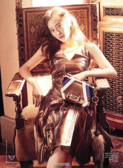 [cp]Krystal 登上韩国版《ELLE》10月刊封面~ 并且成为 Tod's 亚洲首位品牌代言人！！[/cp]