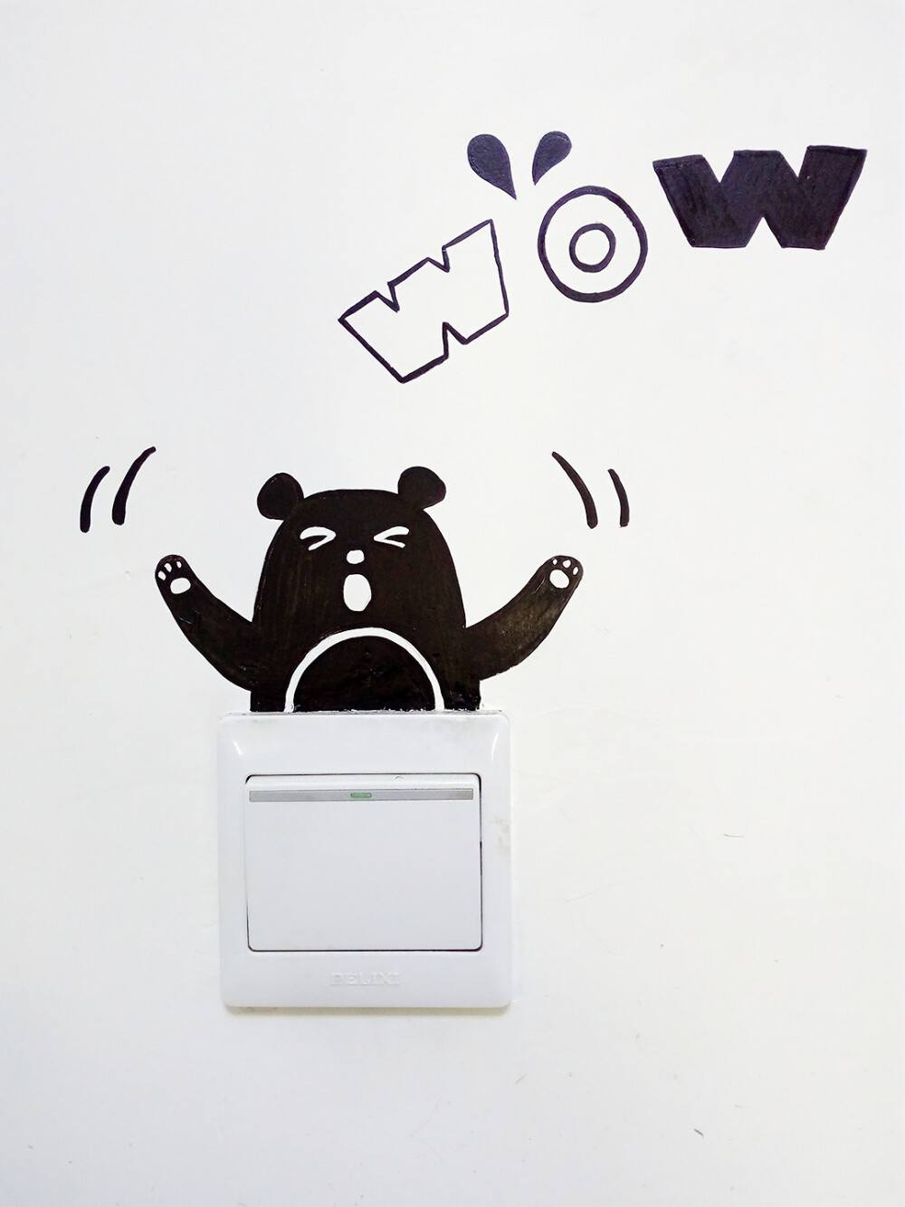 昨天把家里的开关插座给画了，感觉自己也变得萌萌哒