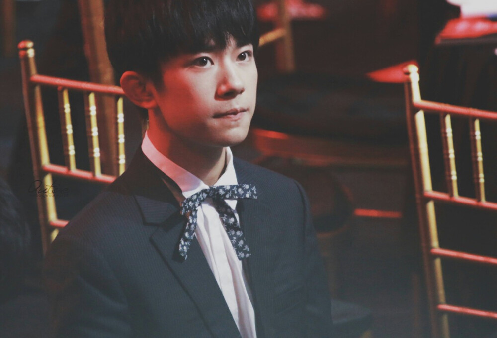 #易烊千玺 #TFBOYS 时尚芭莎慈善夜 高清 帅气