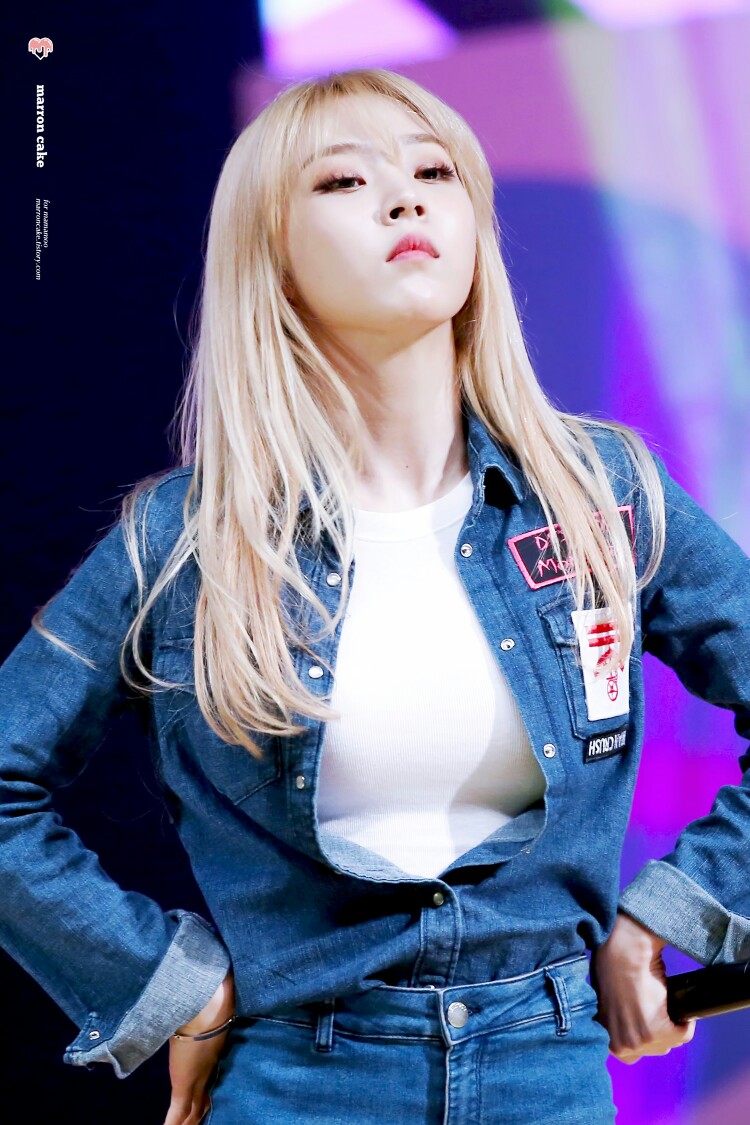 #MAMAMOO# #玟星# #文星伊# #MOONBYUL#
【160912 技能大会闭幕式 实图9p】
文星伊行走的荷尔蒙！
图cr.marroncake