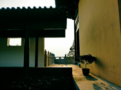 黄昏 山寺