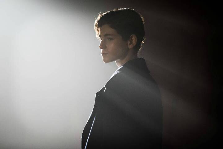 大卫马佐兹 David Mazouz