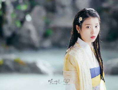 IU 李智恩 