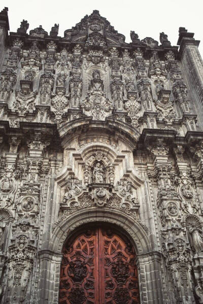 忘了在哪儿看到的一句话：我们都到生活里去了，生活里人口众多。Photographers were taken in Mexico