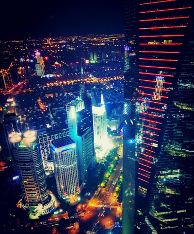  上海的夜景。