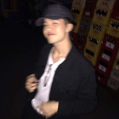 半身头像 男生头像 韩系 中系 混搭 气质 个性 男神 黑白 季懿苏の