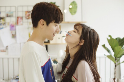 韩版 情侣 韩系 头像 一对儿 潮流 背影 秀恩爱——兜兜里有糖77