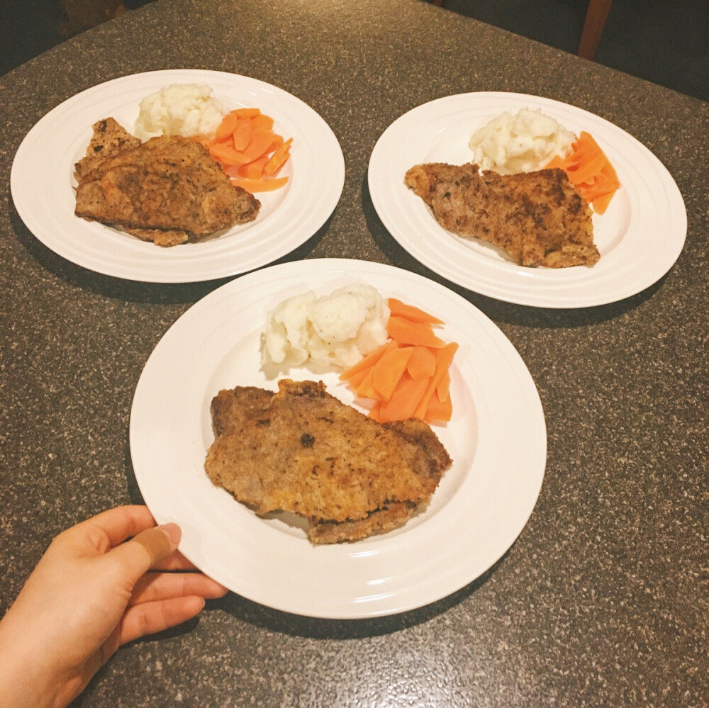 Beef Schnitzel+Mash potato+carrots