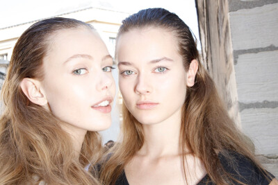 欧美女模 达达&夹克
Frida Gustavsson & Jac Monika Jagaciak