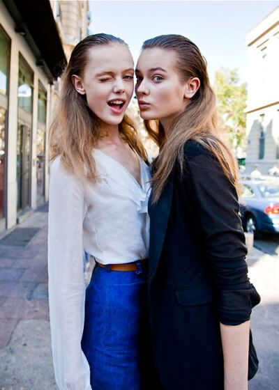 欧美女模 达达&夹克
Frida Gustavsson & Jac Monika Jagaciak