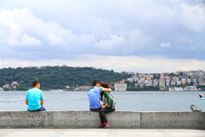 土耳其，伊斯坦布尔，博斯普鲁斯海峡，最热烈的情侣和最孤独的人。