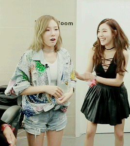 少女时代金泰妍黄美英。泰尼。抱图点赞喜欢收藏。