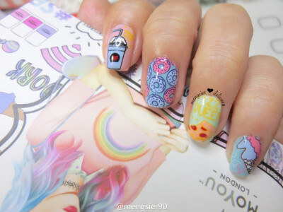 #NilNails十月主题美甲#主题：吃货 色号图三@NilNails @NilNails加油站 板子@MoYou_London Tumblr Girl 01&08 @刷刷我的指甲 另外附上美食应景?...展开全文c