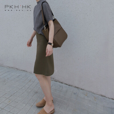 PKH.HK上 深秋简约设计开衩刚好的气质利落包臀及膝A半裙