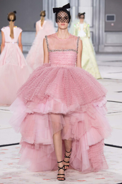 GiambattistaValli（詹巴迪斯塔·瓦利）2015巴黎春夏高定系列