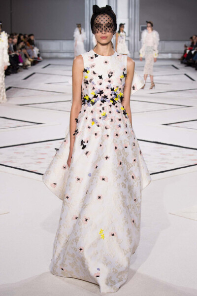 GiambattistaValli（詹巴迪斯塔·瓦利）2015巴黎春夏高定系列