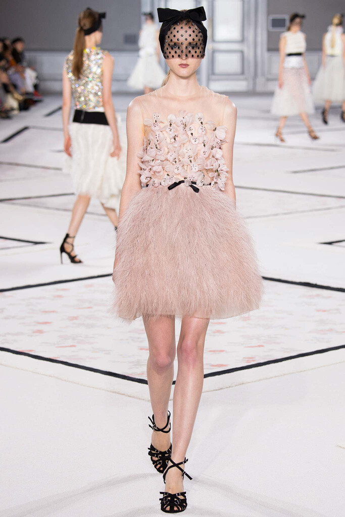 GiambattistaValli（詹巴迪斯塔·瓦利）2015巴黎春夏高定系列