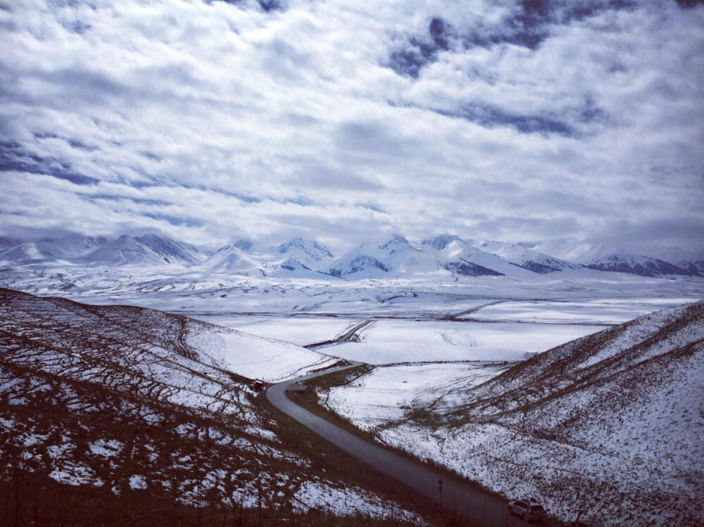 远处的雪山