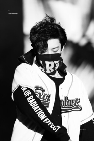£logo ヾPark ChanYeol _박찬열.  