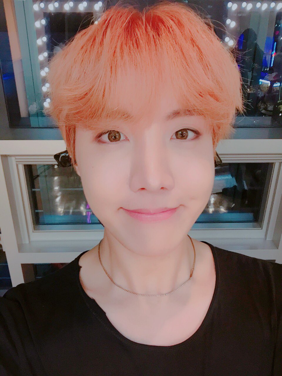 防彈少年團bts推特更新！！鄭號錫 j hope 半夜看見真是通體舒暢@////@