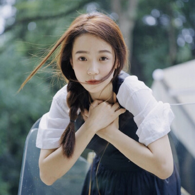 你是午夜误点的乘客 而他偏偏也选了这班车
沈青以 ♡ 女头～
森系 ♡ 清新 ♡ 文艺