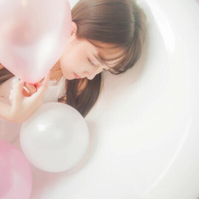 你是午夜误点的乘客 而他偏偏也选了这班车
沈青以 ♡ 女头～
森系 ♡ 清新 ♡ 文艺