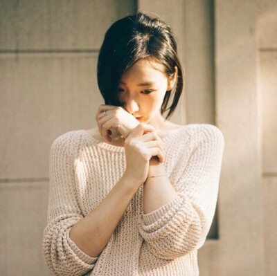 你是午夜误点的乘客 而他偏偏也选了这班车
沈青以 ♡ 女头～
森系 ♡ 清新 ♡ 文艺