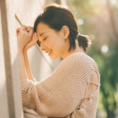 你是午夜误点的乘客 而他偏偏也选了这班车
沈青以 ♡ 女头～
森系 ♡ 清新 ♡ 文艺