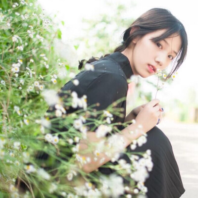 你是午夜误点的乘客 而他偏偏也选了这班车
沈青以 ♡ 女头～
森系 ♡ 清新 ♡ 文艺