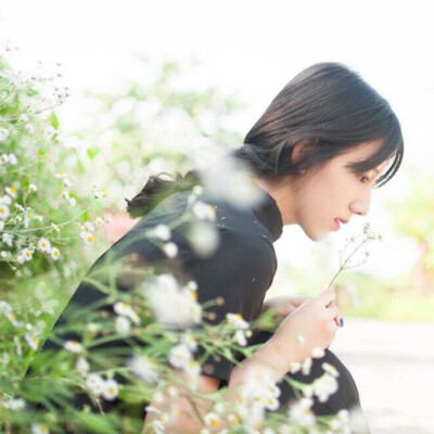 你是午夜误点的乘客 而他偏偏也选了这班车
沈青以 ♡ 女头～
森系 ♡ 清新 ♡ 文艺