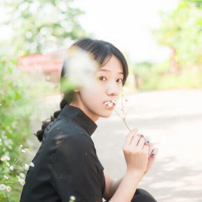 你是午夜误点的乘客 而他偏偏也选了这班车
沈青以 ♡ 女头～
森系 ♡ 清新 ♡ 文艺