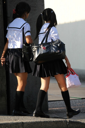 搬运    jk制服   日本摄影师 见水印  通学路上的jk