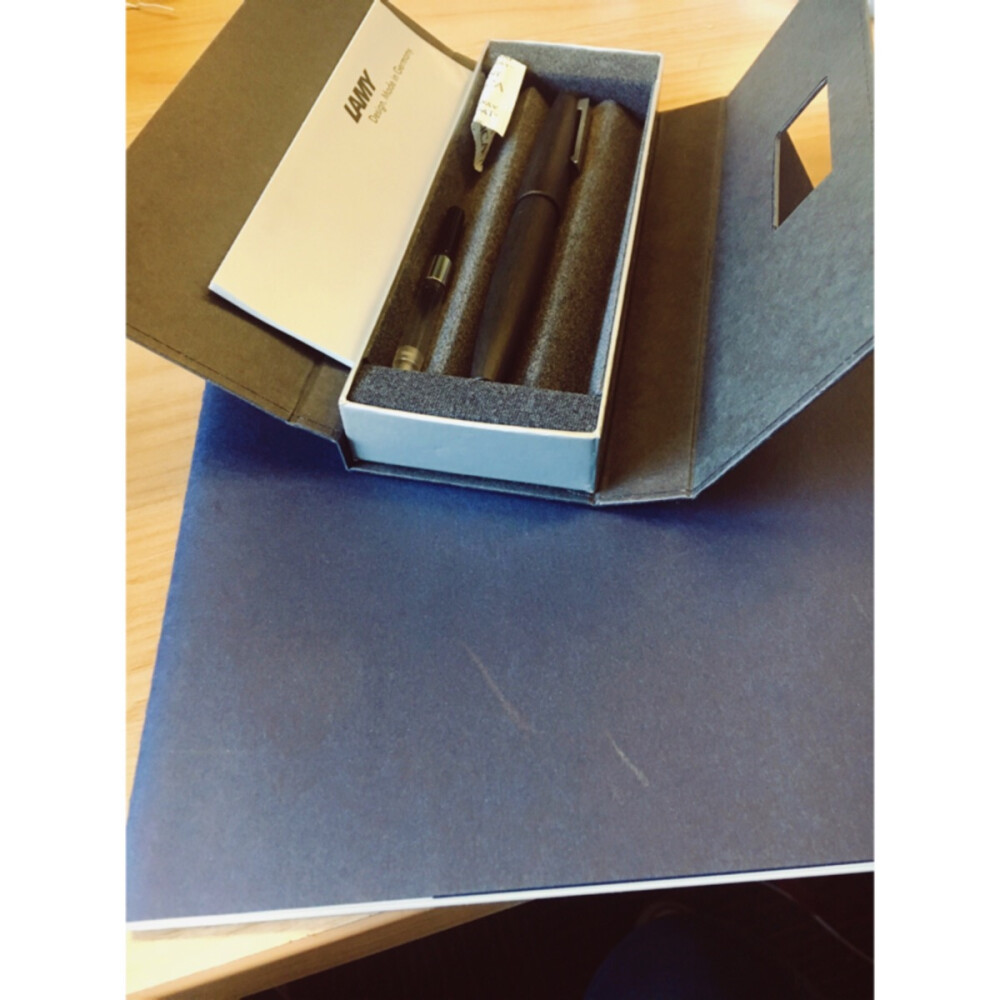 终于到手的lamy2000