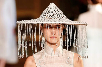 Heaven Gaia 盖娅传说 2017 春夏高级成衣“圆明园”主题系列发布会震撼亮相巴黎时装周 细节图