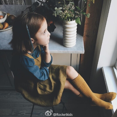 微博关注：Rocketkids 【All for fashion kids】 ----------------------------------------【窗外的鸟儿起的和我一样早 它们的幼儿园有意思吗？】