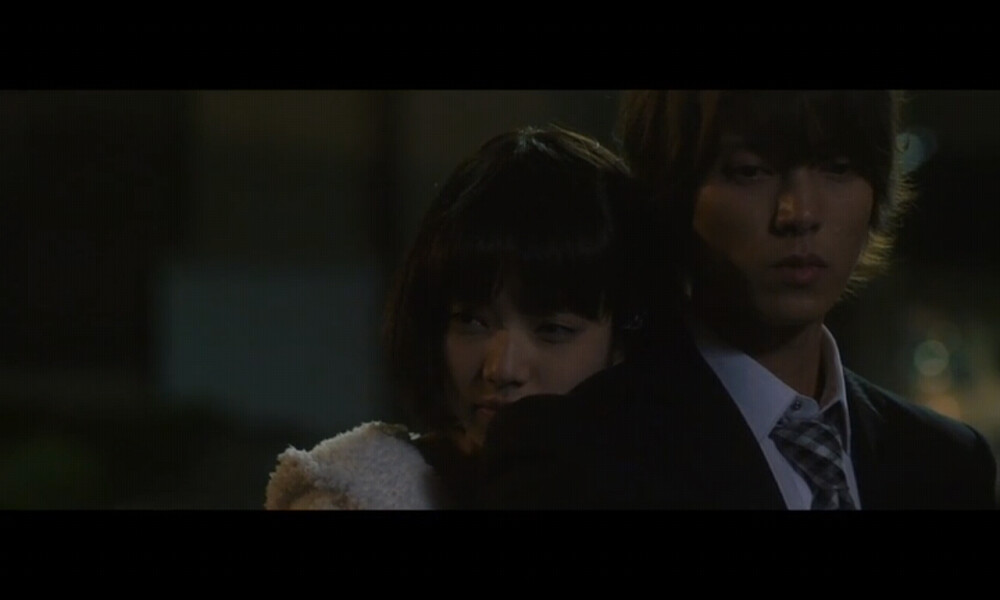 近距离恋爱
突然的出现，突如其来的拥抱都让人那么温暖。