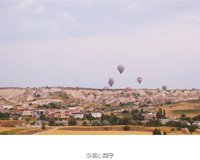 #未完成の旅# 不用带我去远方/ 去寻找什么天堂/ 此刻这样就很好 等一场日出/ 阳光洒在我们脸上 # 有 生 之 年 # 卡帕多奇亚