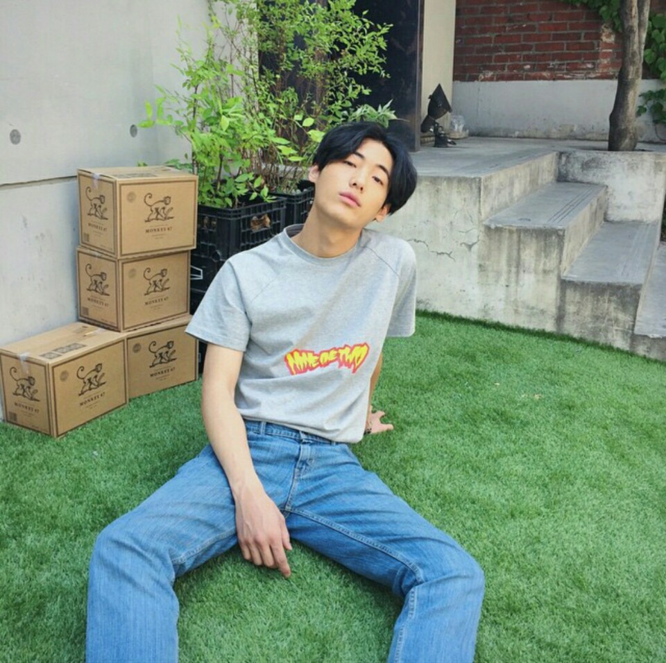 韩国模特shon min ho 孙敏豪 曾出演少女时代成员Tiffany MV heartbreak hotel 男主 Urban Zakapa MV搭档李晟京❤