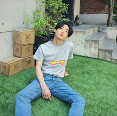 韩国模特shon min ho 孙敏豪 曾出演少女时代成员Tiffany MV heartbreak hotel 男主 Urban Zakapa MV搭档李晟京❤