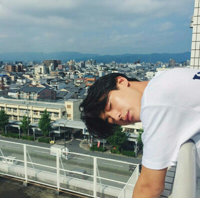 韩国模特shon min ho 孙敏豪 曾出演少女时代成员Tiffany MV heartbreak hotel 男主 Urban Zakapa MV搭档李晟京❤