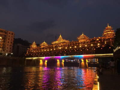 宣恩县风雨桥夜景图片