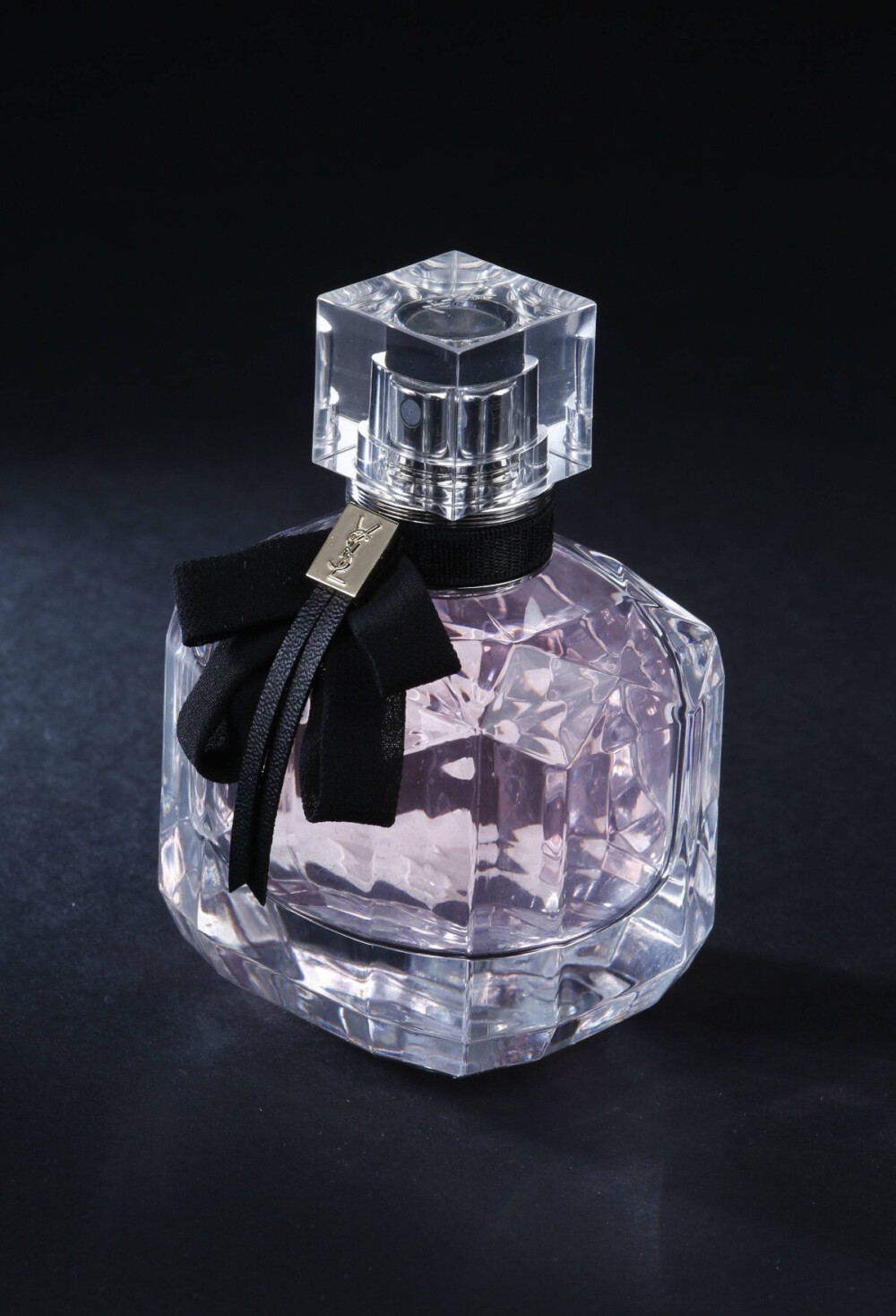 ysl推出新香水monpariseaudeparfum主调为甜蜜的花果香这瓶子有点美啊