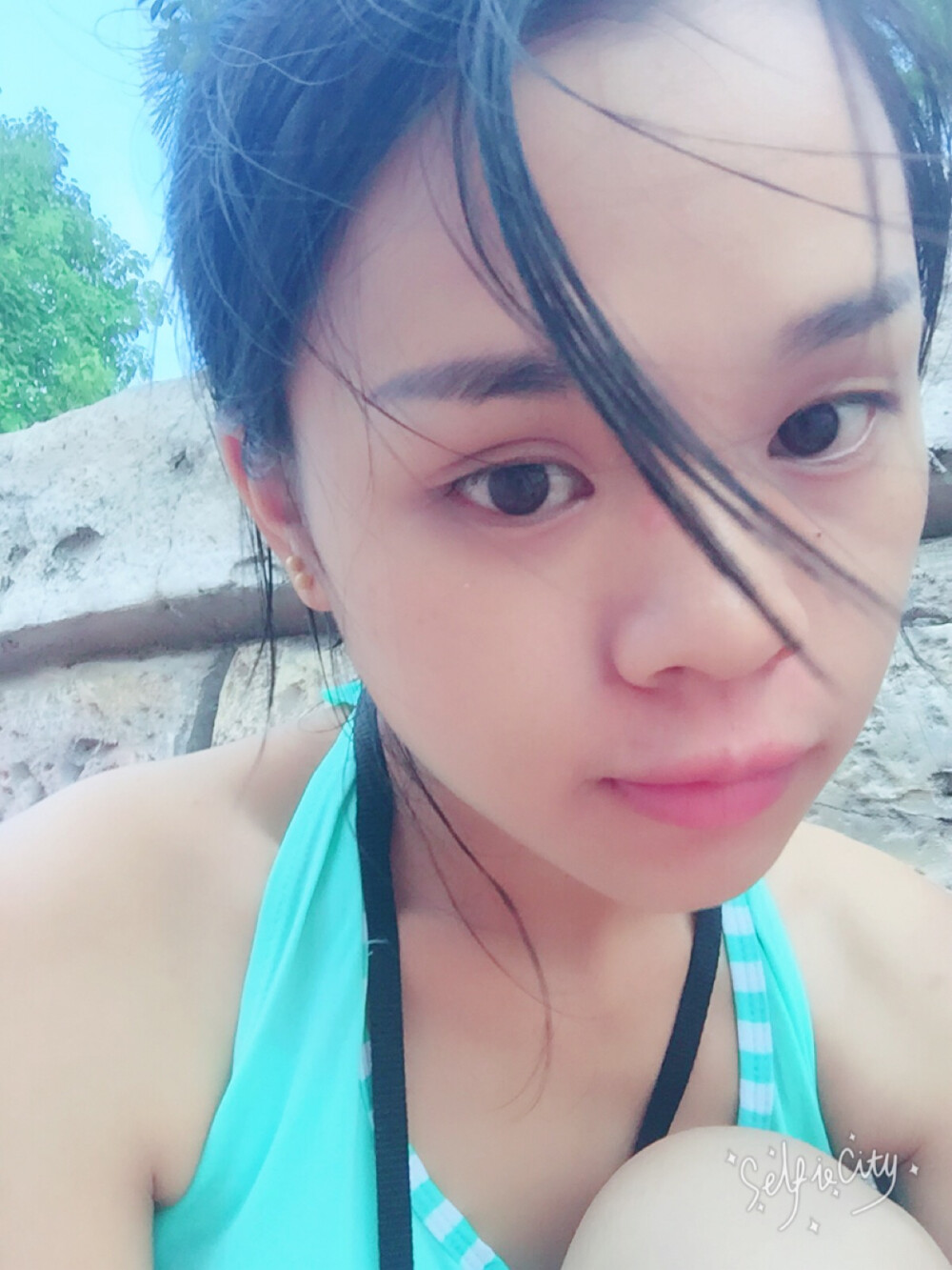 梦是个可怕的东西总在你毫无防备的时候让你记起