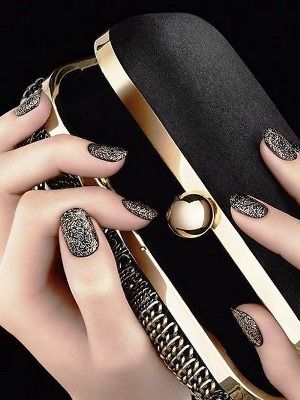 Natural Gold Nail Art Ideas | AmazingNailArt.org: