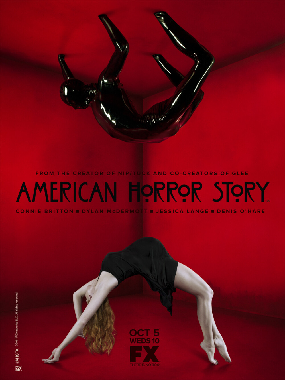 美国恐怖故事：谋杀屋 第一季 American Horror Story: Murder House Season 1 (2011) ★★★★★
以前看了第一集就没看了，险些错过了这部神级美剧，终于找了个时间一次性看完了第一季，在该剧中我最喜欢的角色就是，曾出演过《大鱼》的杰西卡·兰格饰演的霸气的母亲和曾出演过《海扁王》的伊万·彼得斯饰演的邪气的儿子，有了他们，再加上好看的剧情和动听的配乐，真的是太棒了！ 