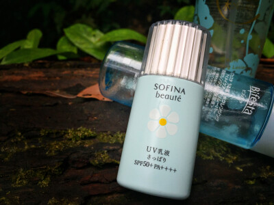 Sofina Beaute芯美颜蓝色小花SPF50+ (日版）