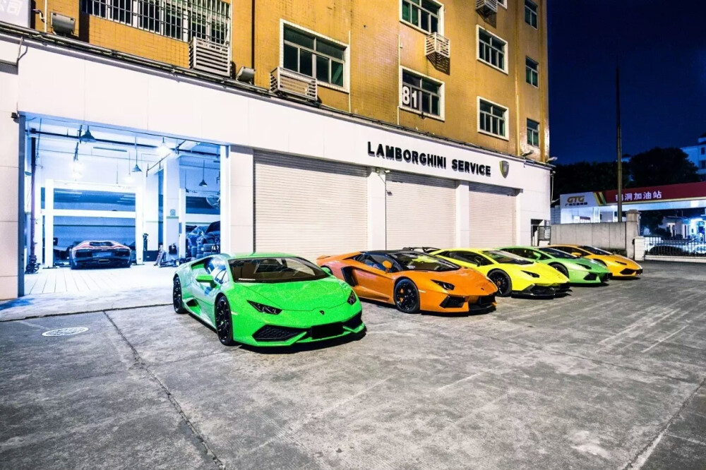 Lamborghini Aventador*SV‘超跑俱乐部’【】艺术，设计，写真，特写，旅行，摄影◢超跑，贵族，现代，时尚◢跑车◢街拍，原创，生活，◢意境 ，壁纸，锁屏，酷炫，流行，青年，欧美，◢侵删↣ ...♛by.艾莉薇儿*