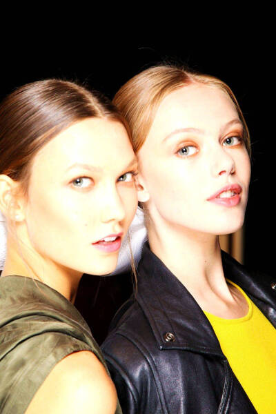 frida&karlie kloss